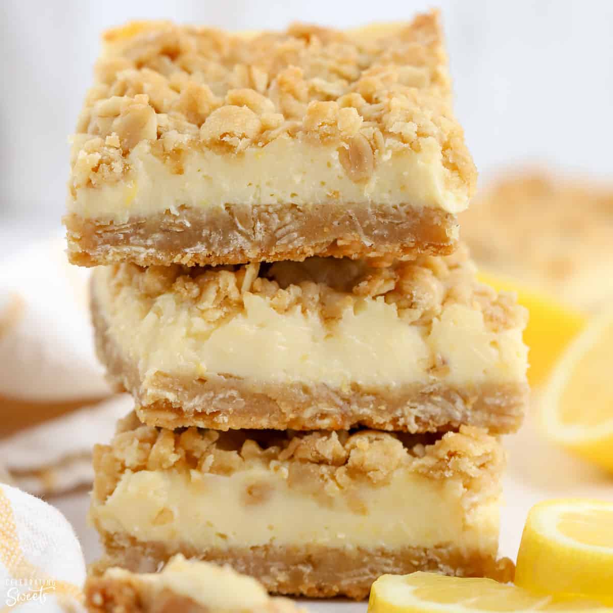 Quick & Easy Lemon Crumb Bars: Your Go-To Crowd-Pleasing Dessert